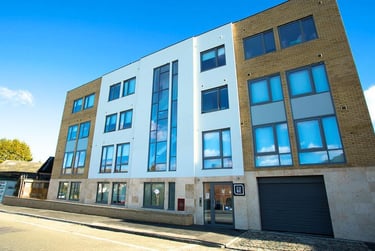 1 bed studio, Denham Street, Westcombe Park, London, SE100XU - Image 1